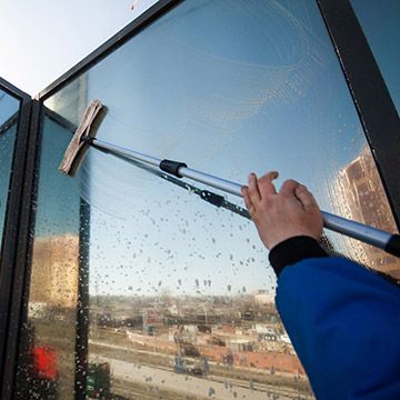 Мийка офісних вікон в Києві
